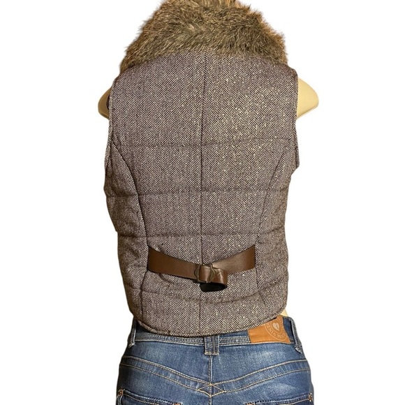 FOREVER 21 - Picture 4 of 7